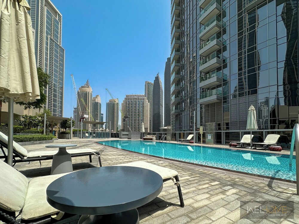 WelHome - Luxury Apt in Downtown with Burj Khalifa & Fountain View