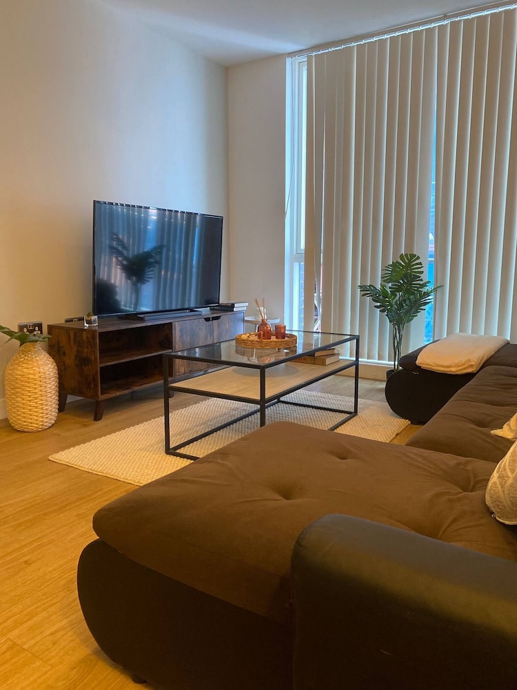 The Dyche - Central Manchester Spacious Apartment - Local Attractions