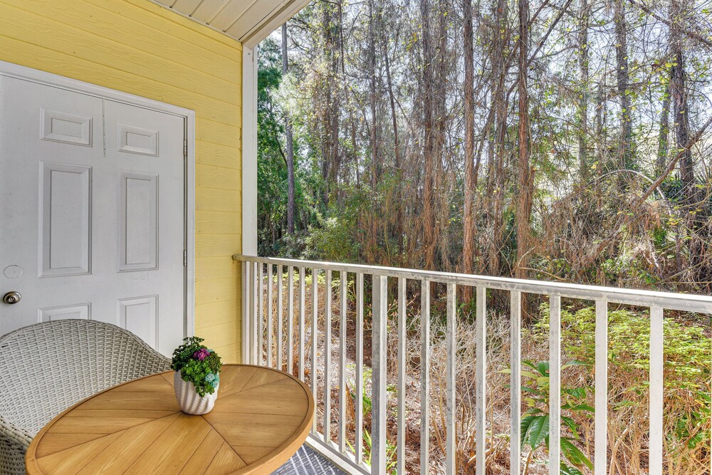 Community Outdoor Pool: Miramar Beach Condo!