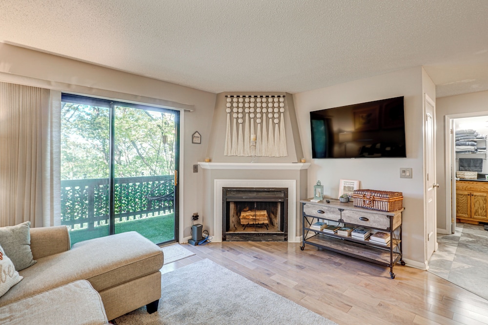 Hike, Fish & Golf: Condo 5 Mi to Ozone Falls!