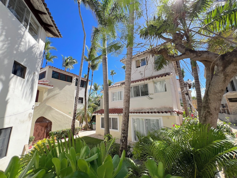 TROPICAL VILLAS playa LOS CORALES