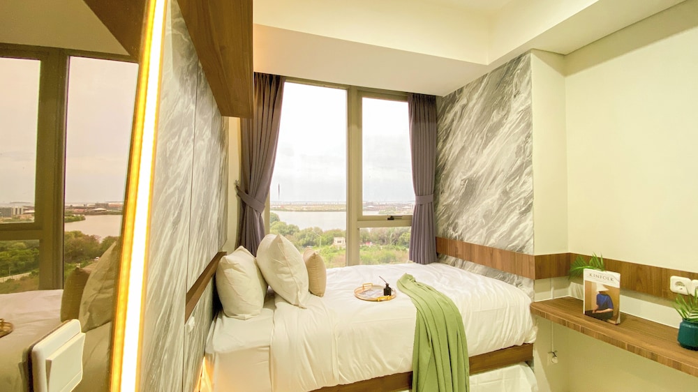 Brand New And Elegant 2Br At Gold Coast Apartment
