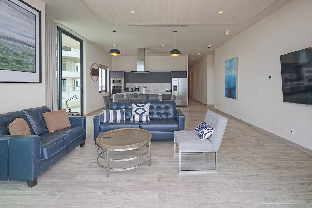 Waves Views Luxury 3BR Oceanfront Condo