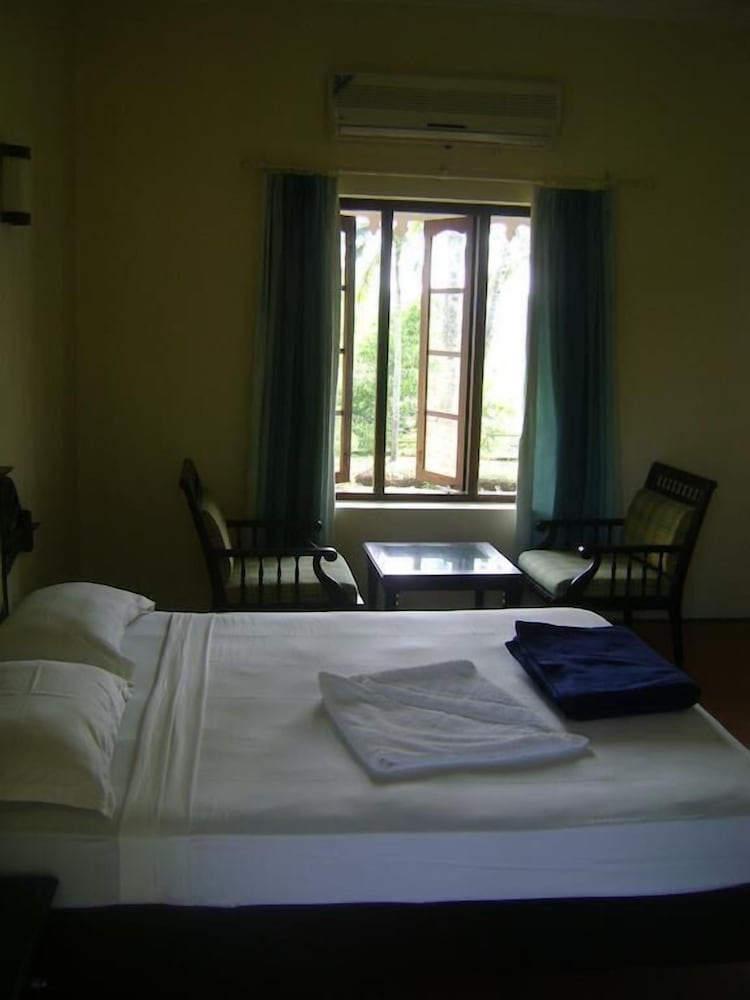 Blooming Bay - Clifftop Beach Resort