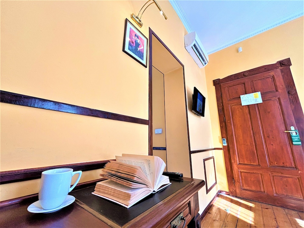 Lopera Guest House