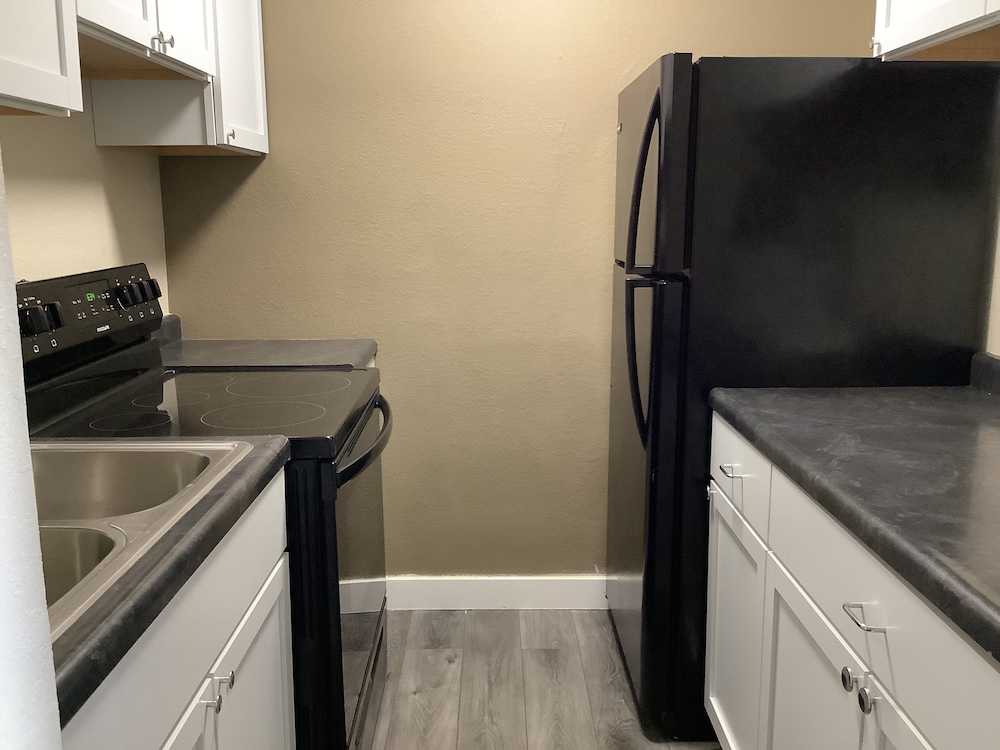 Dodge City Vacations - Silver Spur Vintage Inn  Suites - Property Image 2