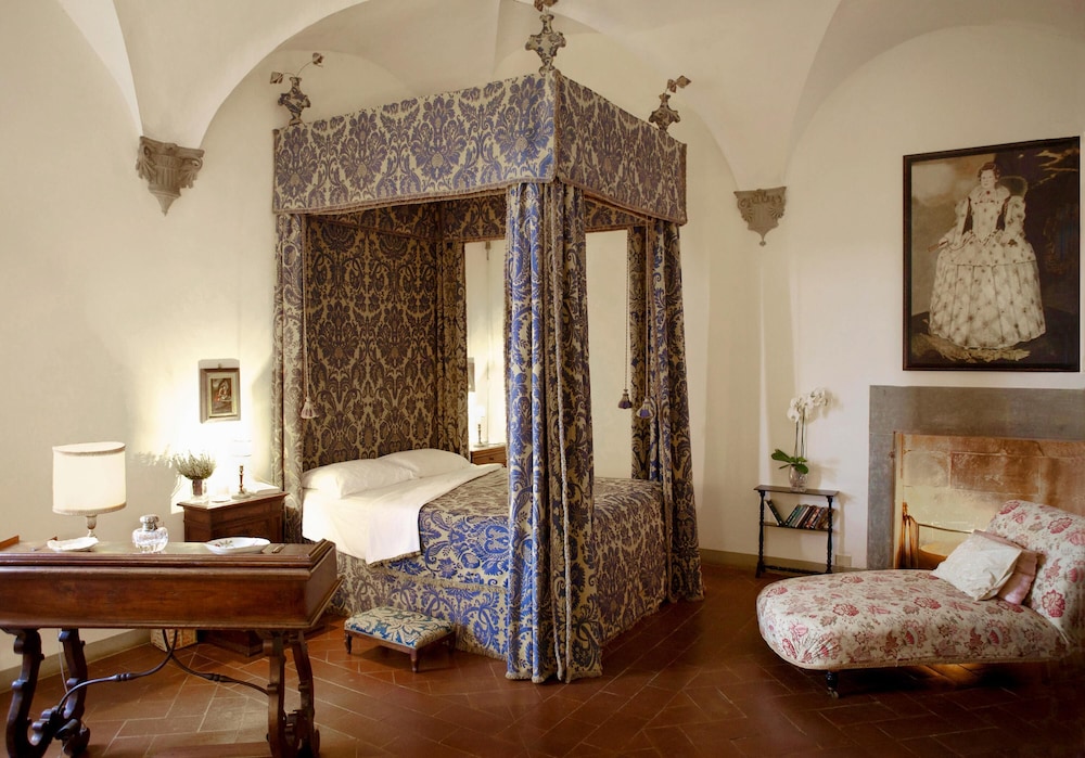 Castello Lorenzo Heart of Tuscany Renaissance Villa With Pool view 3