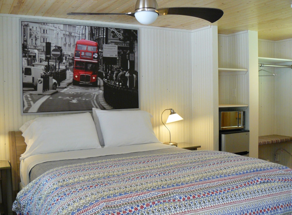 The Saugatuck Retro Resort Motel - Property Image 24