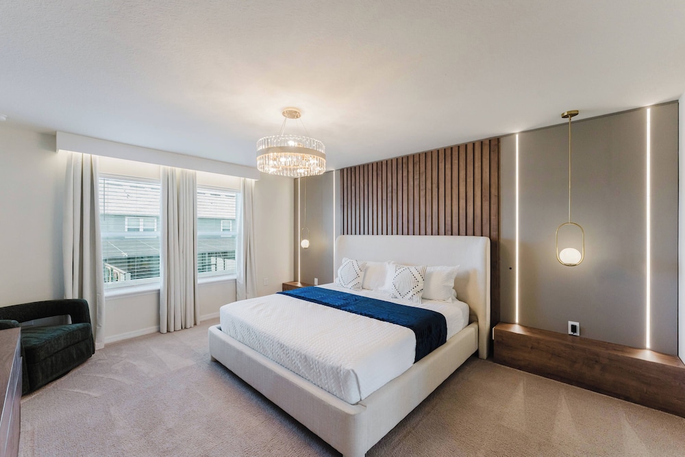 Family 5BR Windsor Island Princess Toy Story Rooms