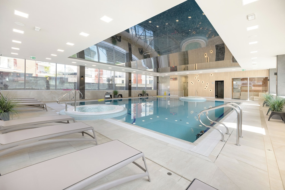 Morska Apartment With Spa by Renters