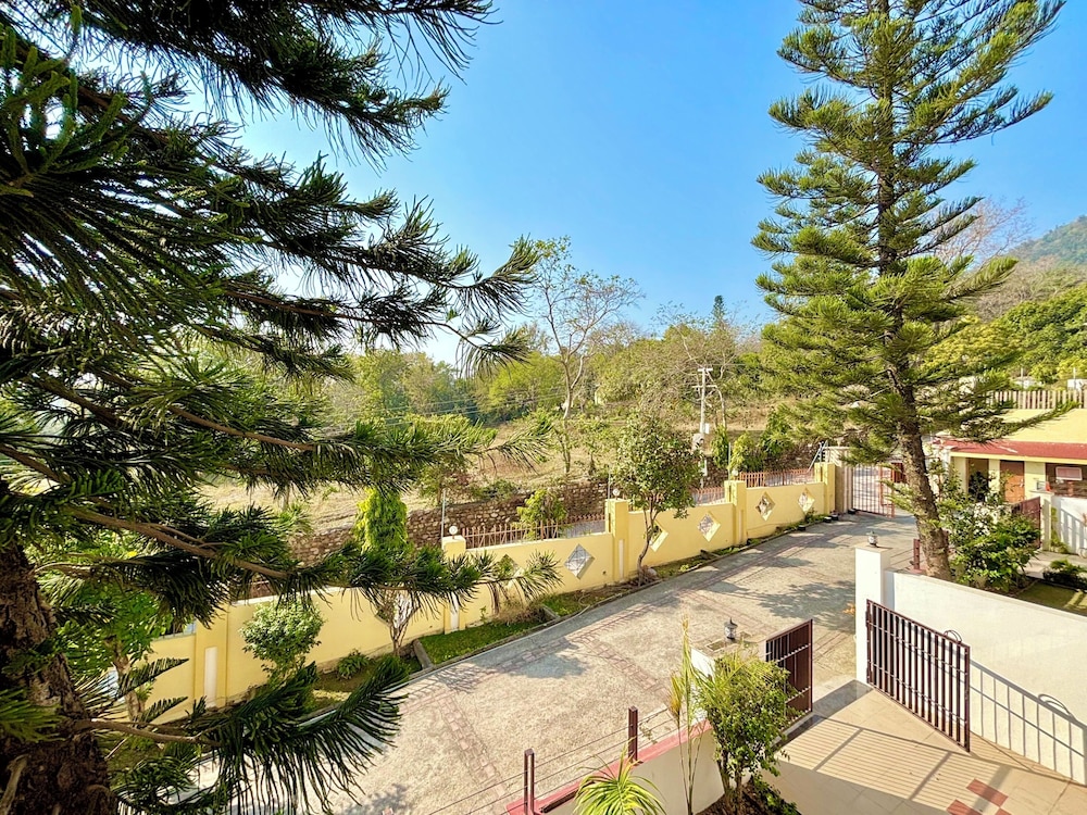 Luxury 4 Bedroom's Independent villa