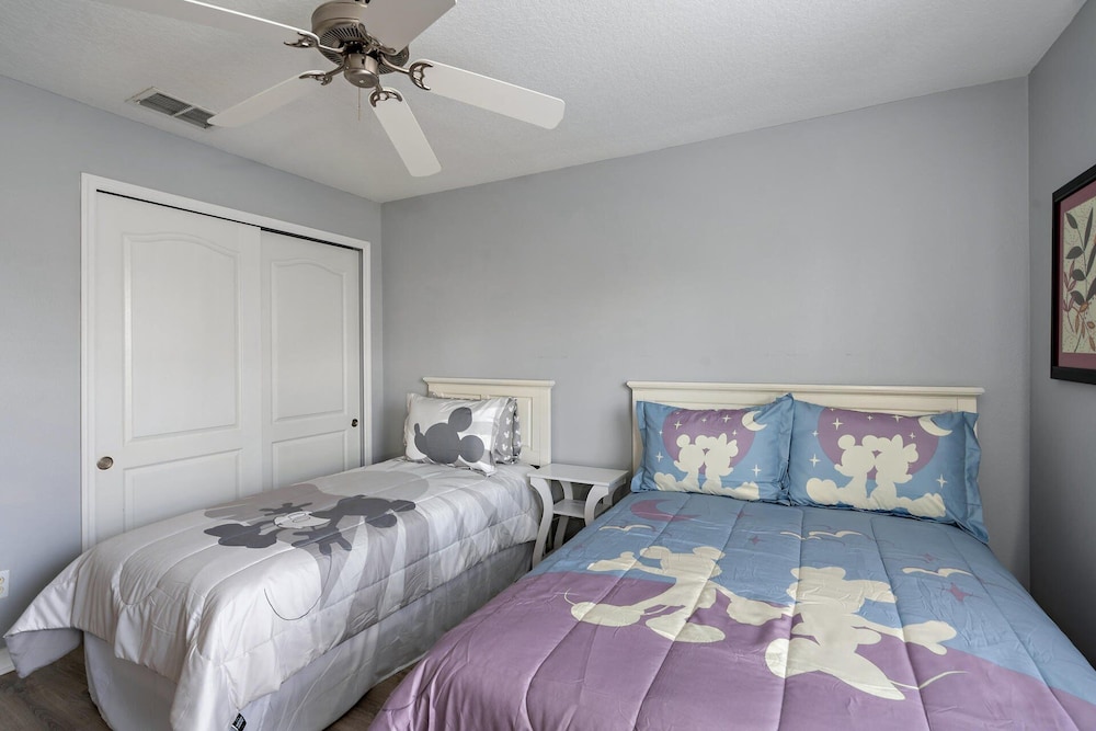 8963 Majesty Palm Rd