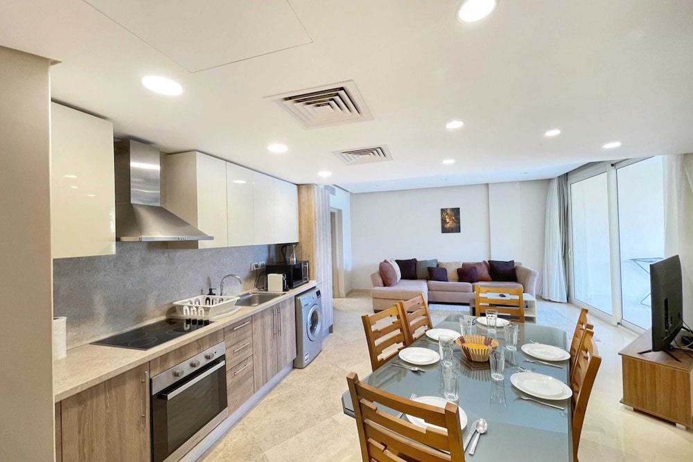 Xuru Stays I Homestyle 3BR Penthouse Pool & Beach View