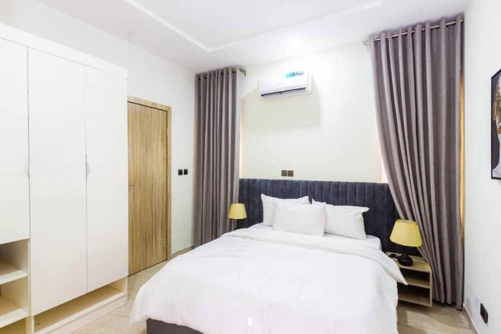 Furnished 4-bed House Lekki Phase 1 Lagos view 2