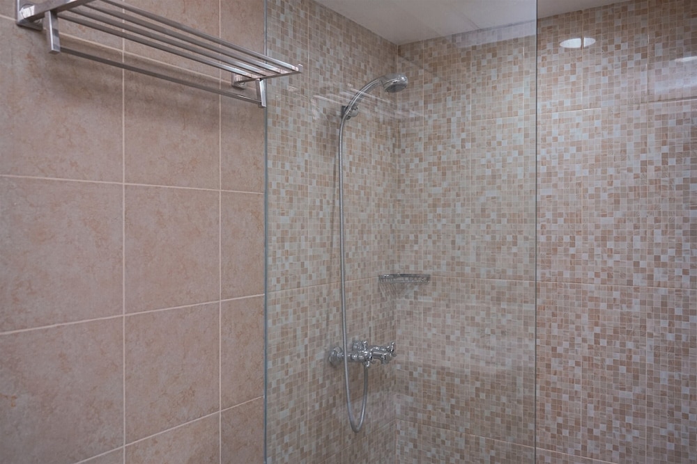 Spacious and Elegant 3BR at Great Western Apartment