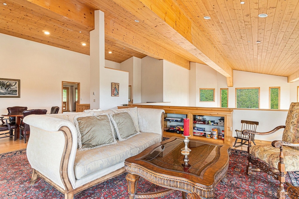 H7 at Hope Mountain -- 6-Bedroom Retreat Home at Allenspark Colorado 6 Home by RedAwning - Property Image 1