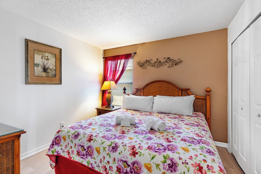 Relax & Unwind – Stunning Home W/ Private Pool!