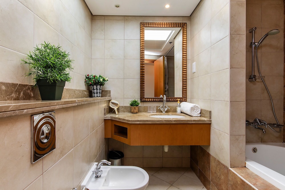 Excellent 2 bedroom at Al Fattan