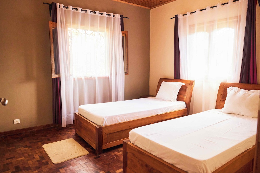 Andasibe Sifaka Lodge