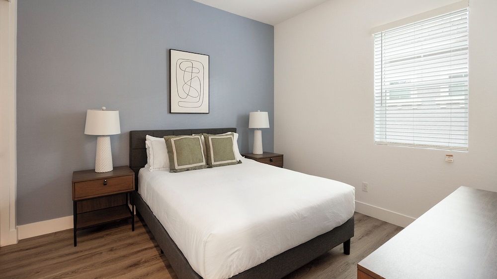 Landing Apartments Phoenix - Maryvale Village