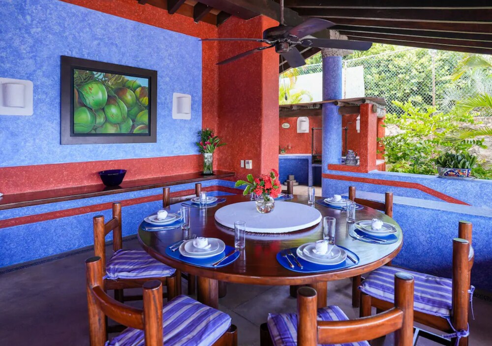 Lujosa Casa de 4 Recámaras con Alberca