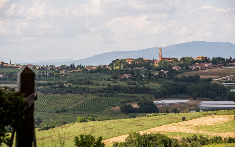Farmhouse With Exclusive View Between Umbria and Tuscany La Godiola-albizia