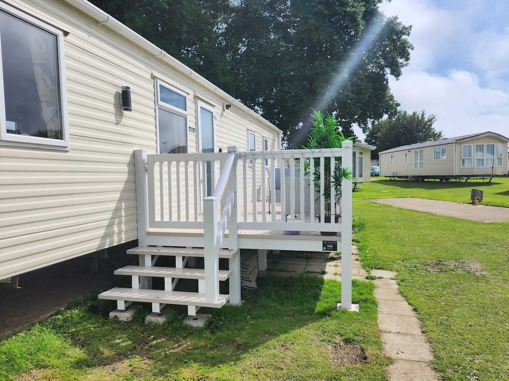 D&ashortbreaks-stmargaretsbay-parking