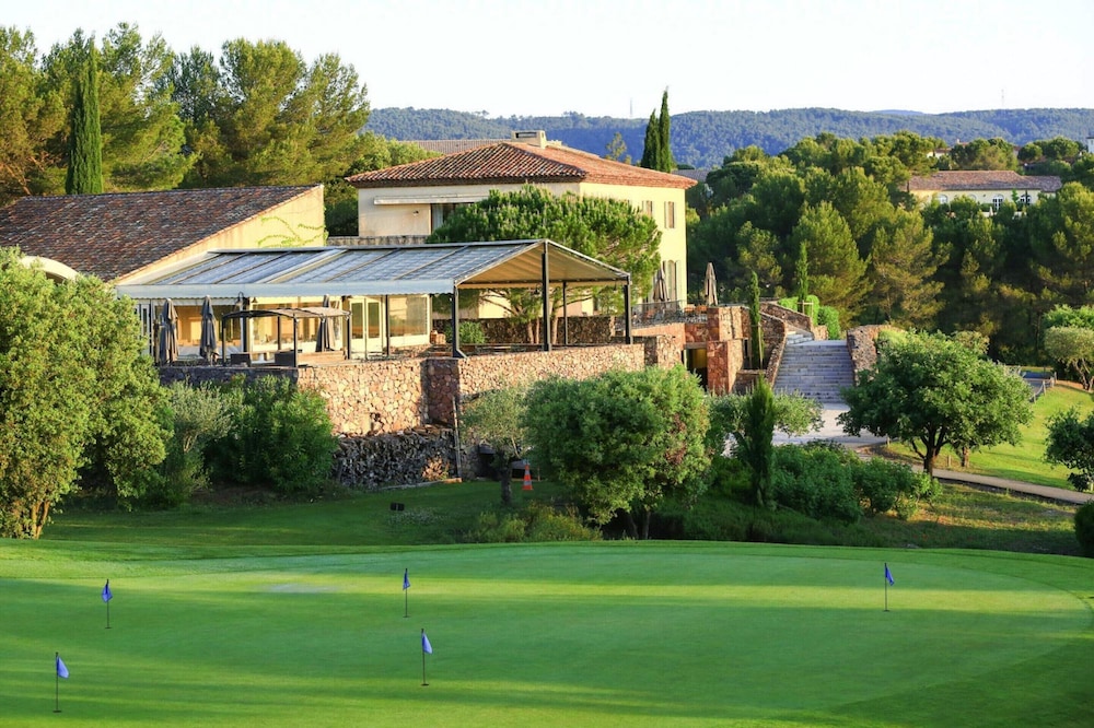Resort in Var With Golf & Wellness