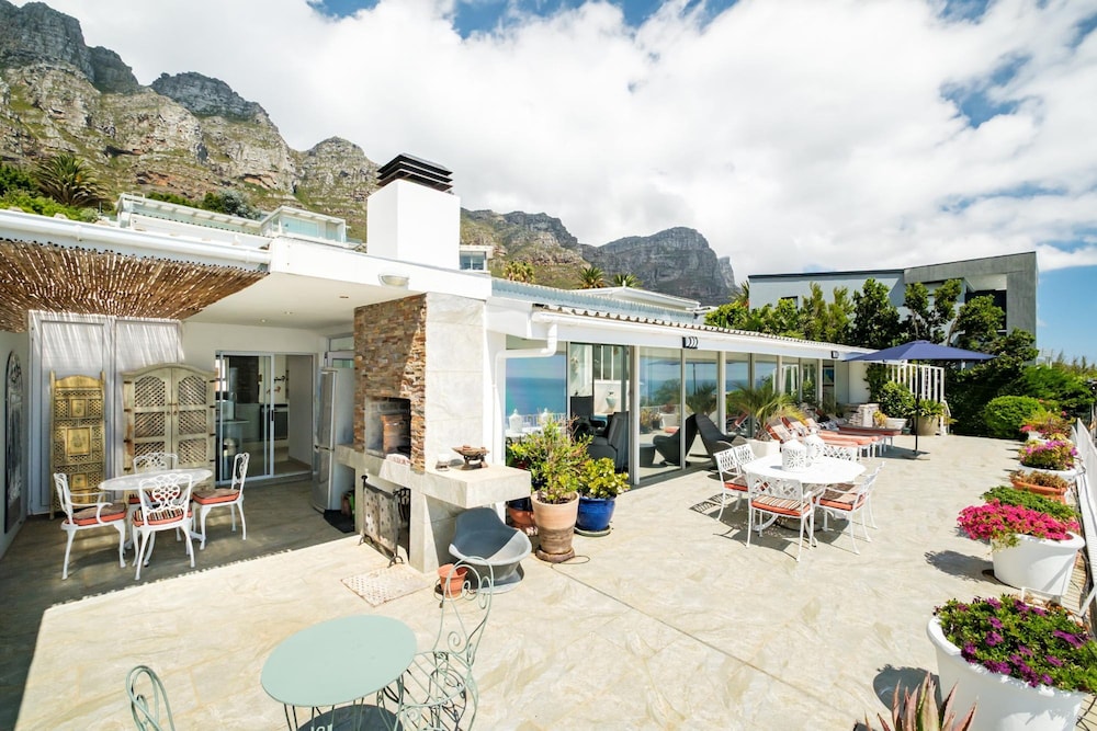 3bed With Indoor Pool and Sea Views The Sanctuary