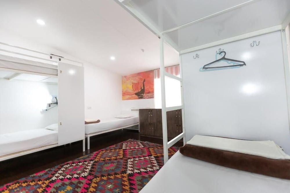 Light Hostel