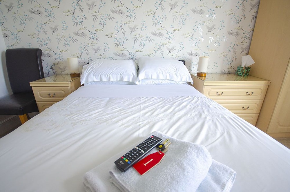 Headlands - Room Only Accommodation