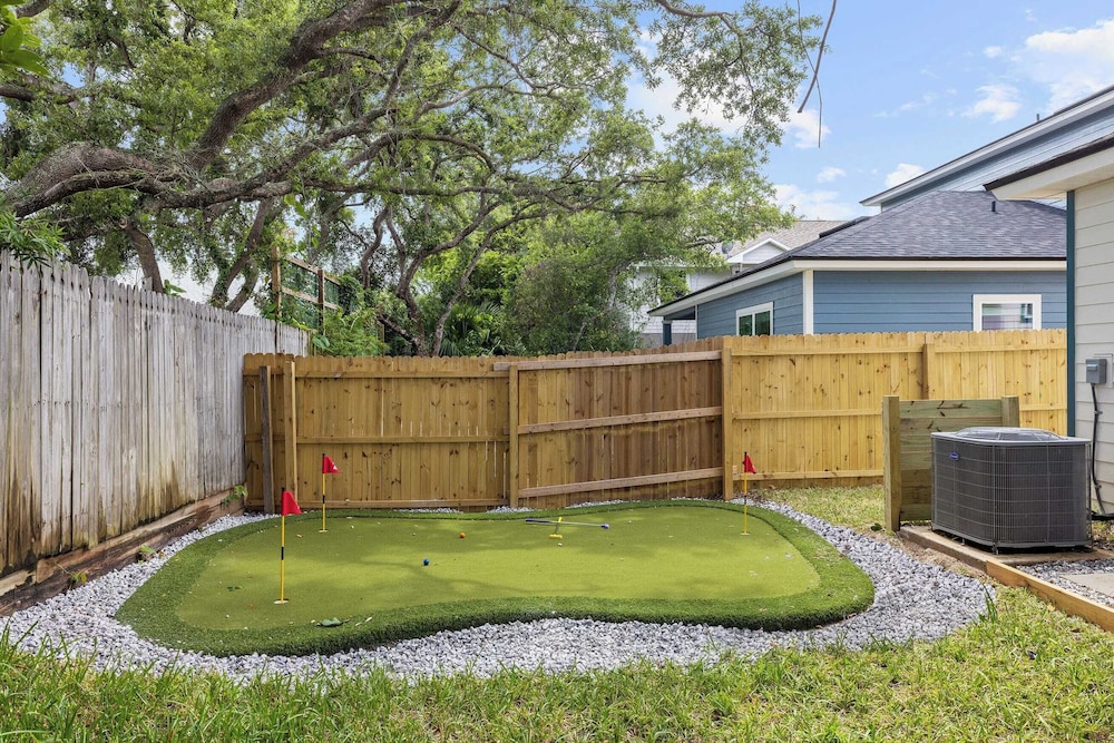Beach Retreat w/ Putting Green, Hot Tub, 2 Free Bikes Golden Hour by Avantstay