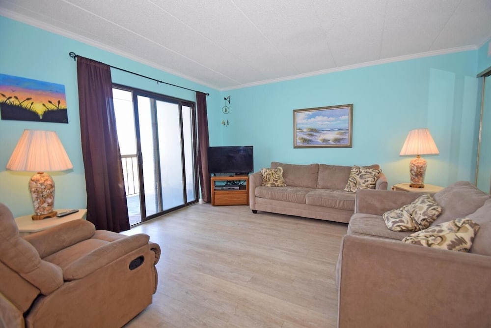 Bay Princess 211 2 Br condo by RedAwning