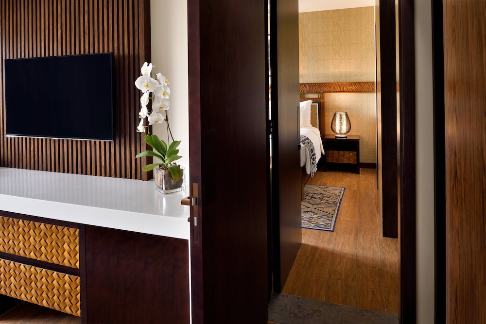 Lapita, Dubai Parks and Resorts, Autograph Collection