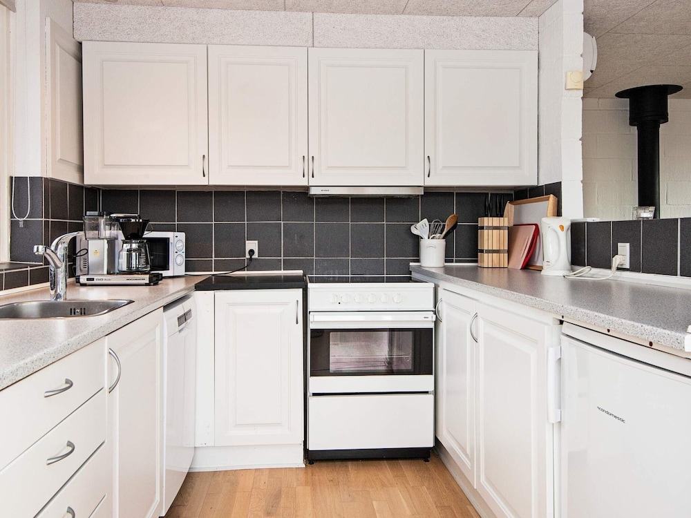 7 Person Holiday Home in Ebeltoft view 3