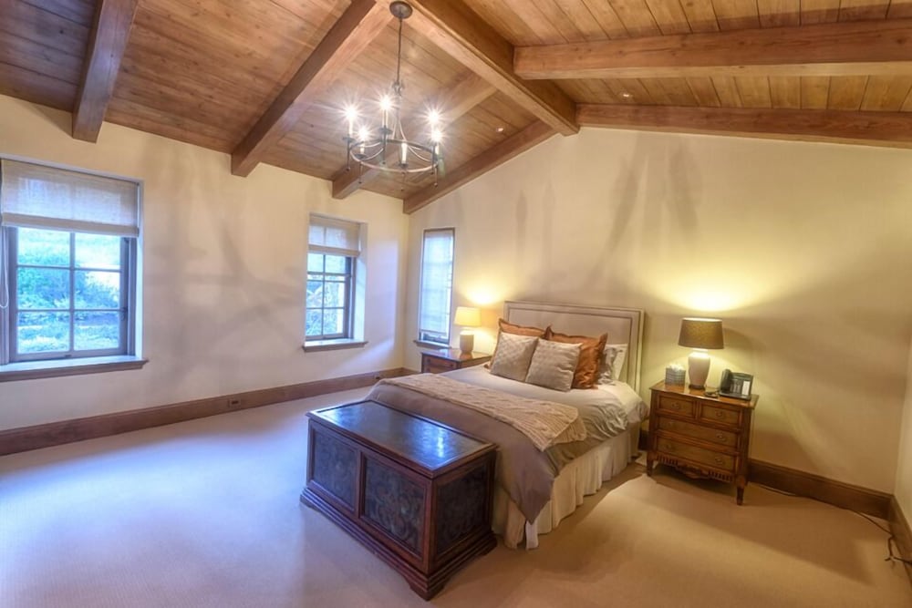 Lx1: Chateau D' Renaitre - Carmel-by-the-sea Luxury Villa: - Property Image 11