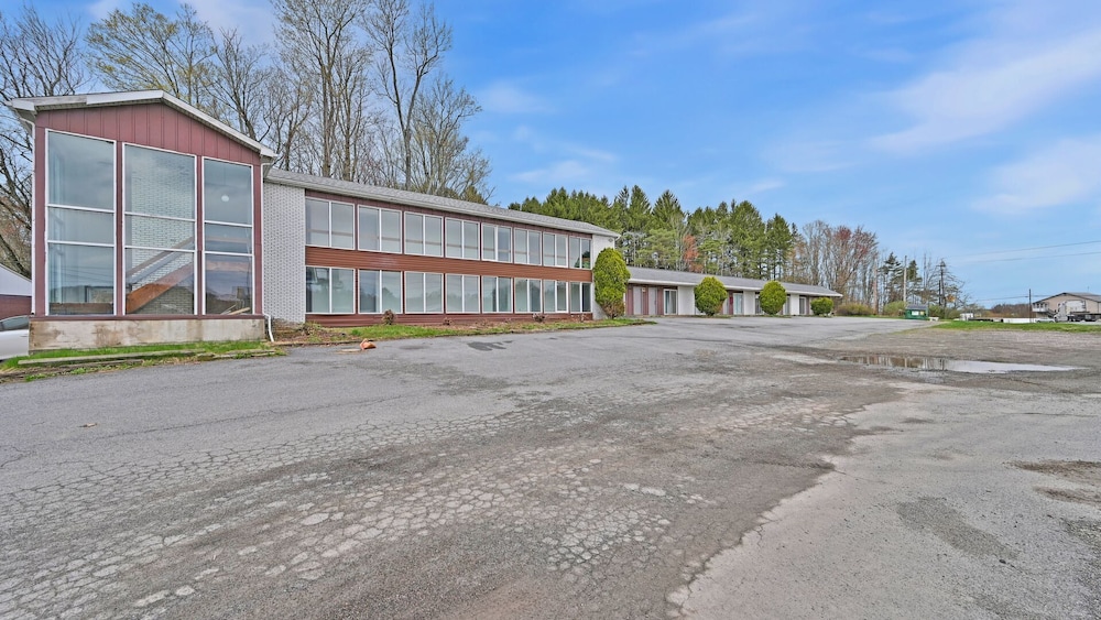 Maplehurst Motel