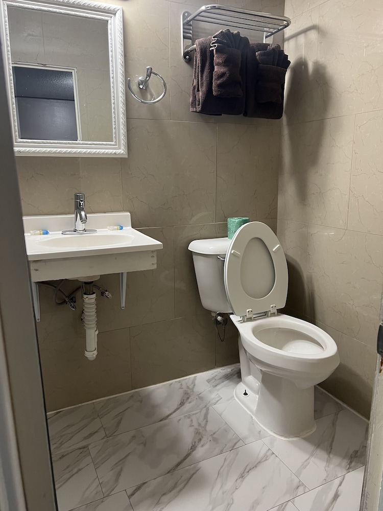 Laci's Country Inn