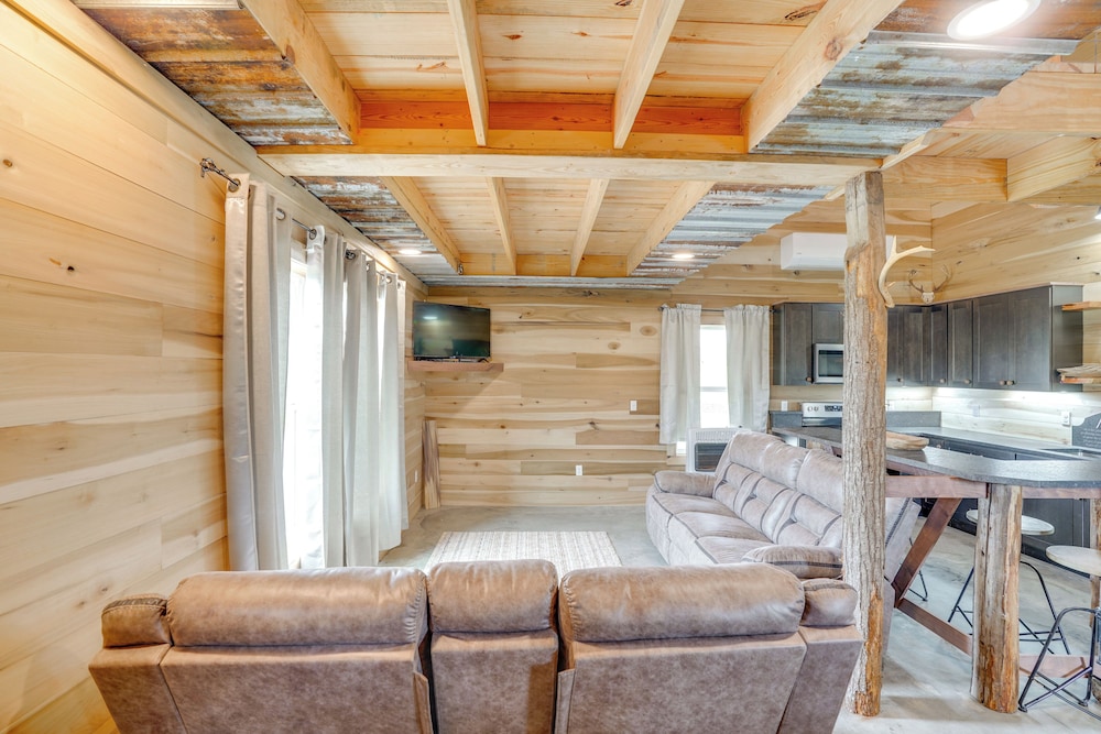 5 Mi to Lake Barkley: Secluded Retreat in Kuttawa