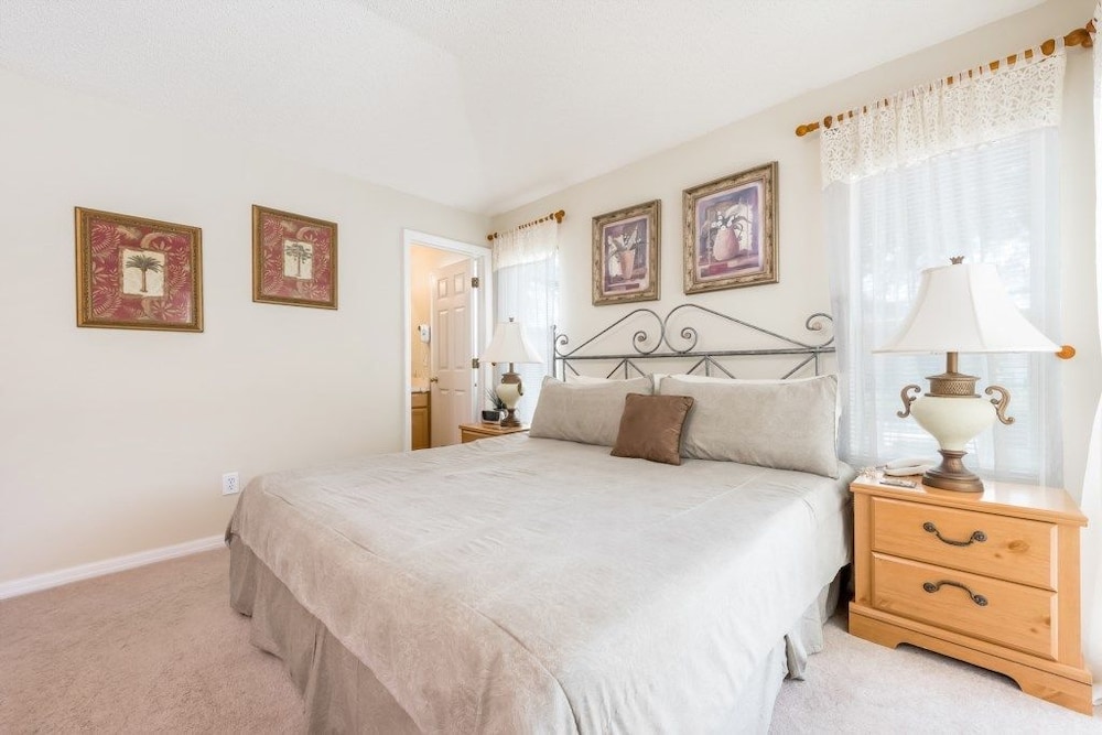 4BR Pool Home Emerald Island by SHV-8540 view 4