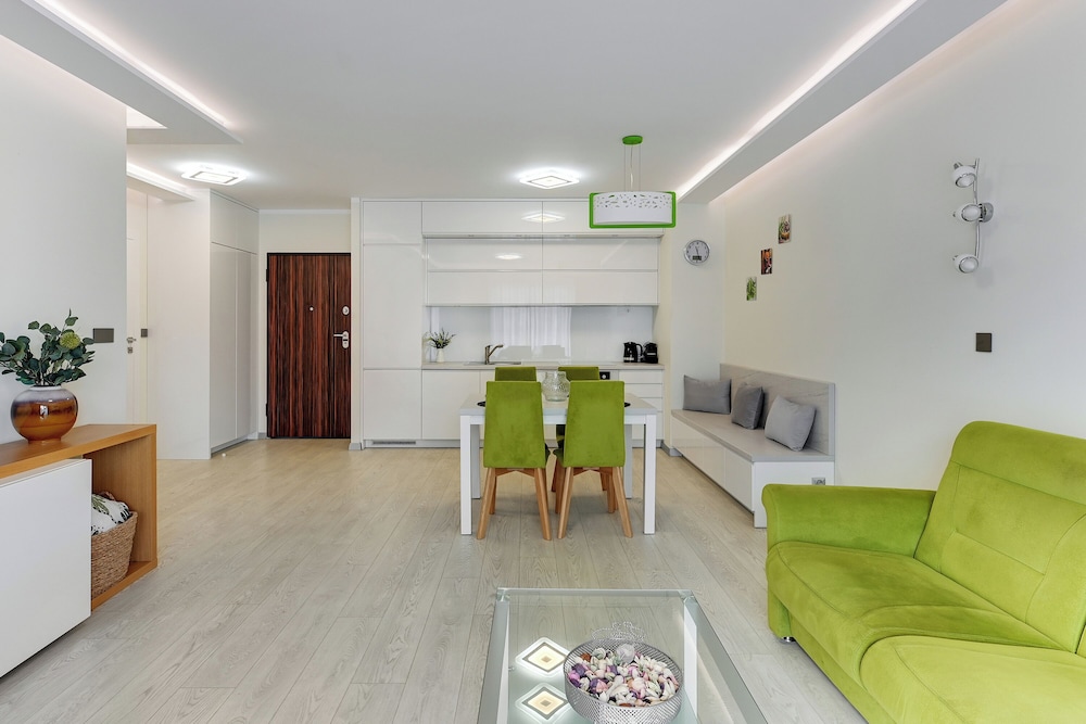 Aura - Riverside & Parking by Downtown Apartments