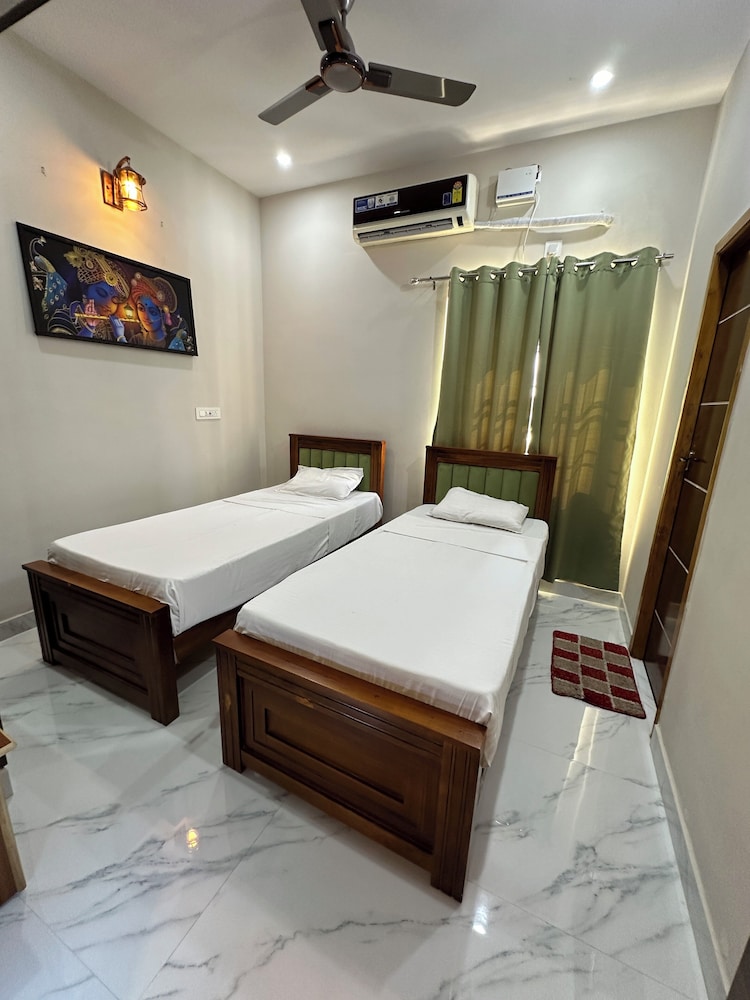 SRI APARTMENT HOMESTAY 2BHK view 3