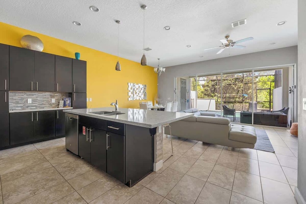 Comfortable Vacation Home up to 10 People