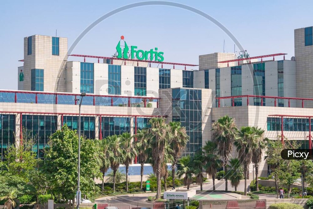 Modern City Retreat 2bhk Paras Fortis Balcony