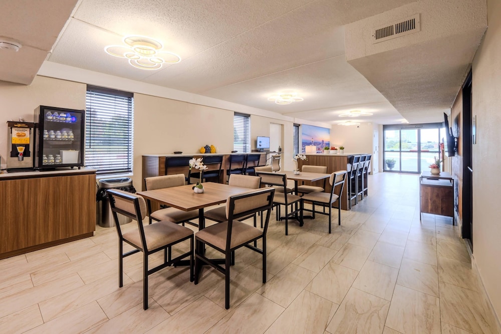 Clarion Pointe Winston – Salem Downtown