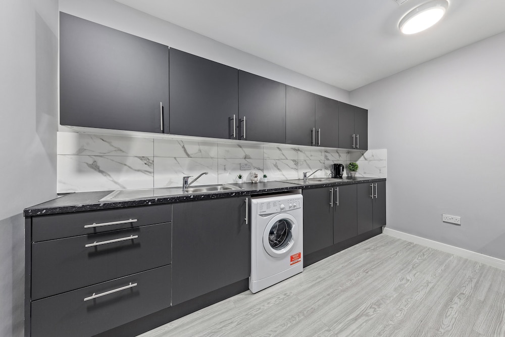 Cozy Serviced Room in Feltham Heathrow London Tw13