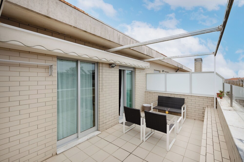 Espinho Retreat with Balcony