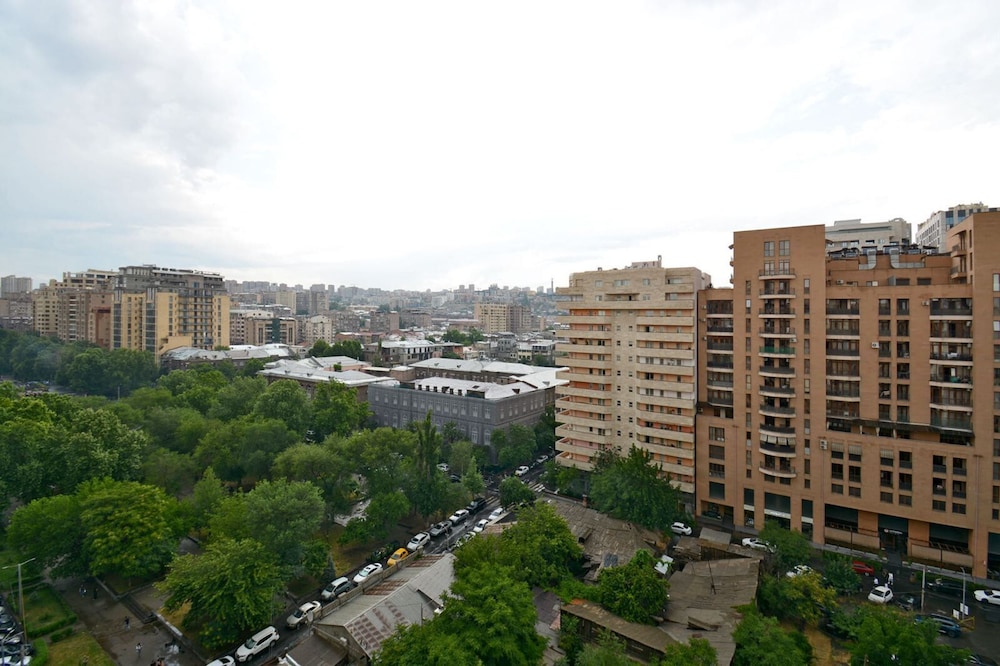 Apartments by Luxe Group BU944
