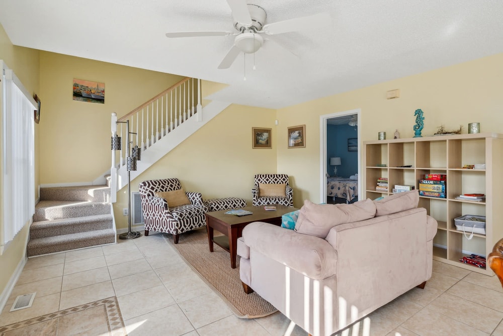 Walk to Beach Private Deck Family Fun