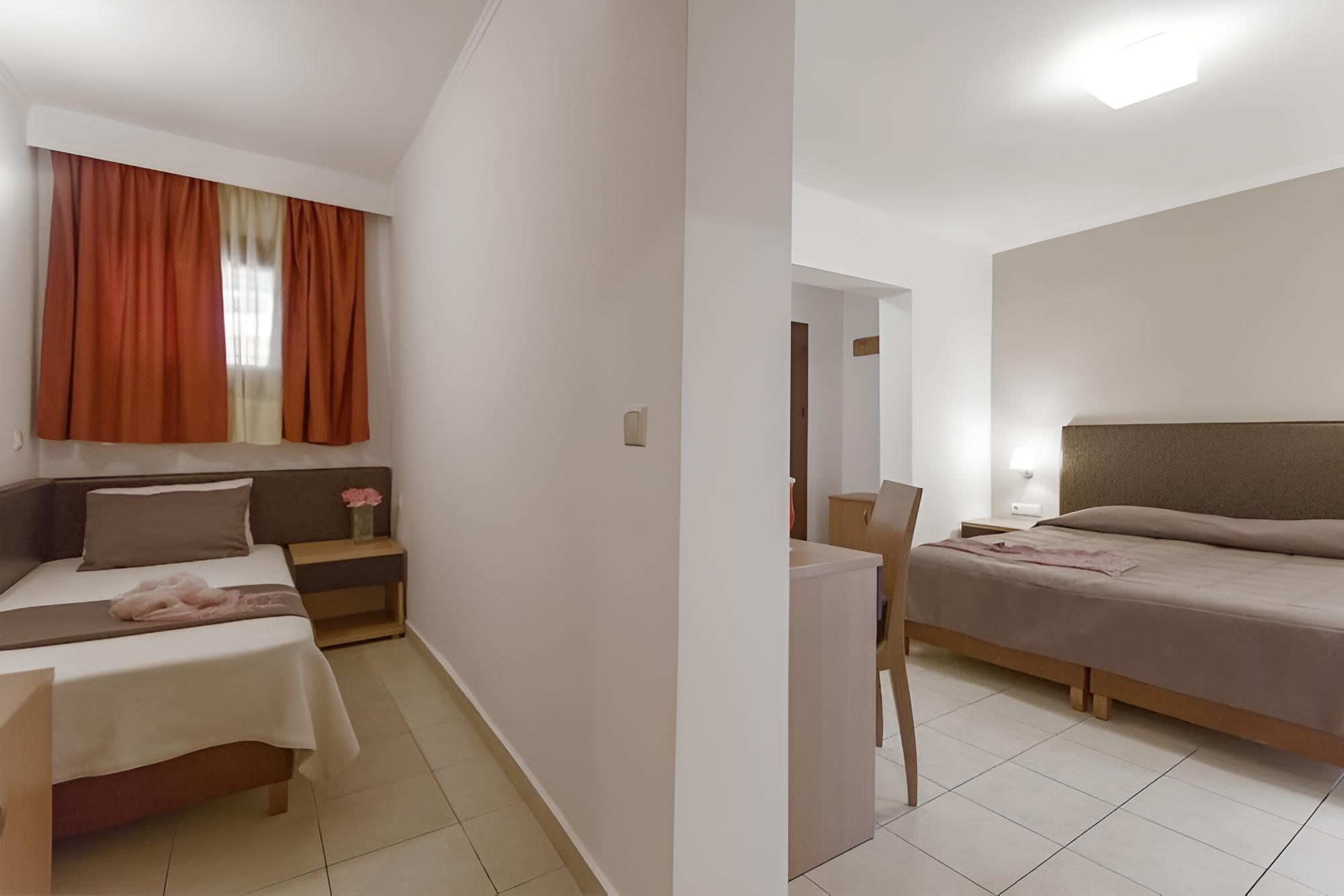 Lagomandra Beach Hotel
